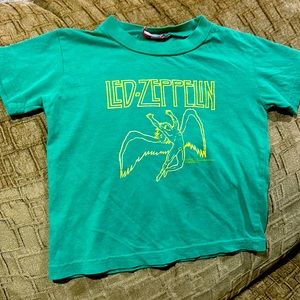 Led Zeppelin Tee-shirt 2T vintage 15 years old